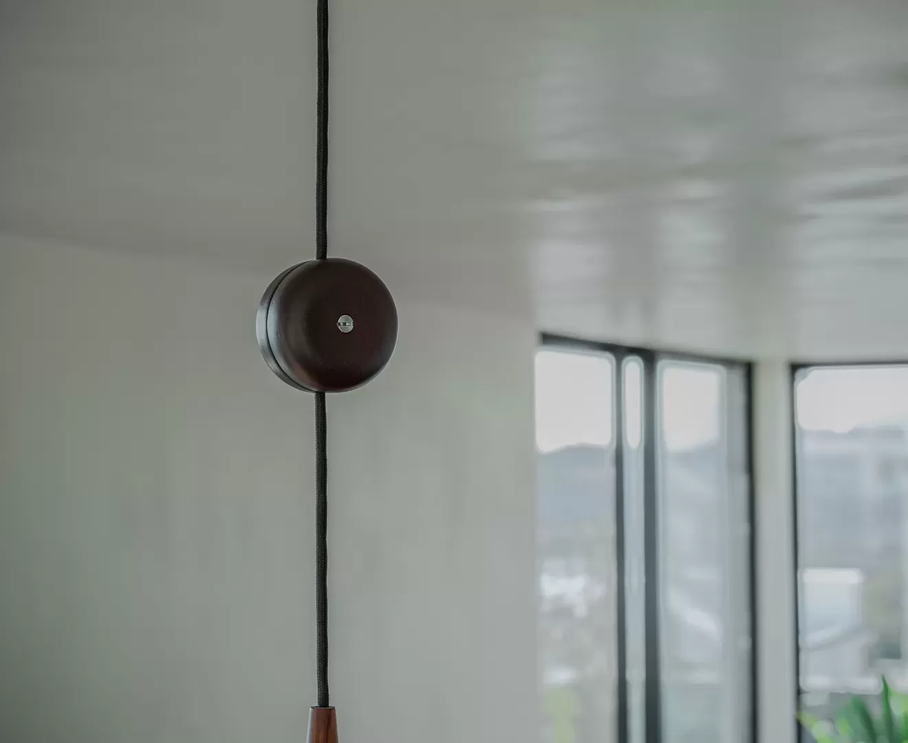002758 WOOD CORD REEL