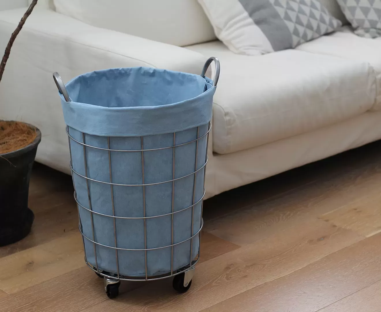 003076 DENIM LAUNDRY ROUND BASKET WITH CASTER 33L