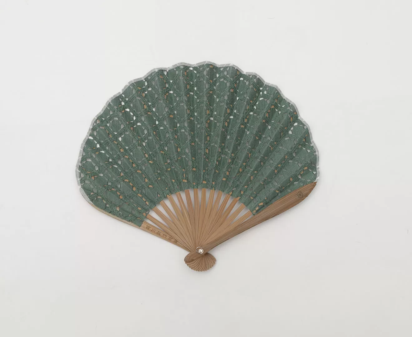 レース素材のふわり扇子