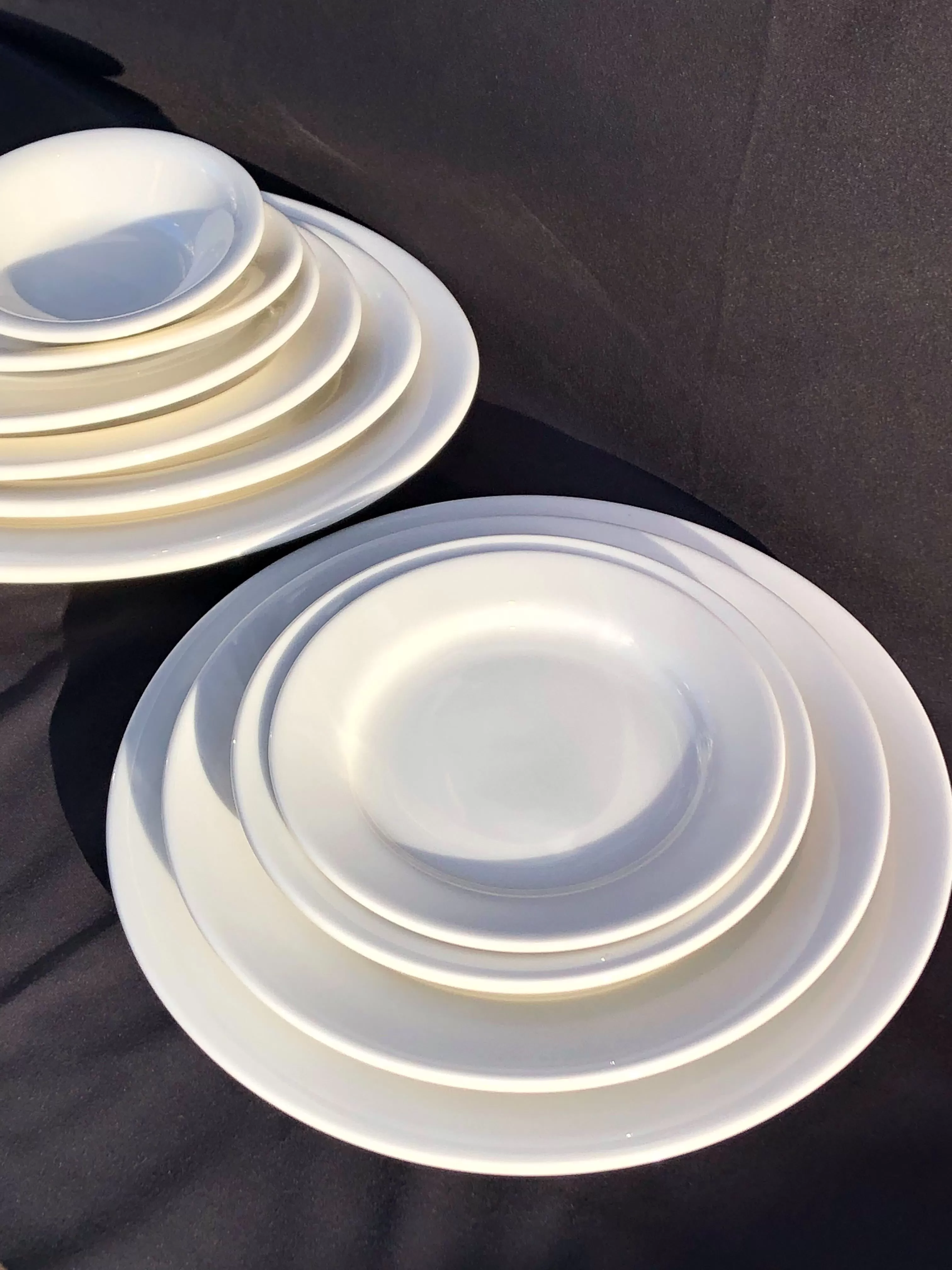 Tuxton　"Eggshell "　23cmサラダプレート