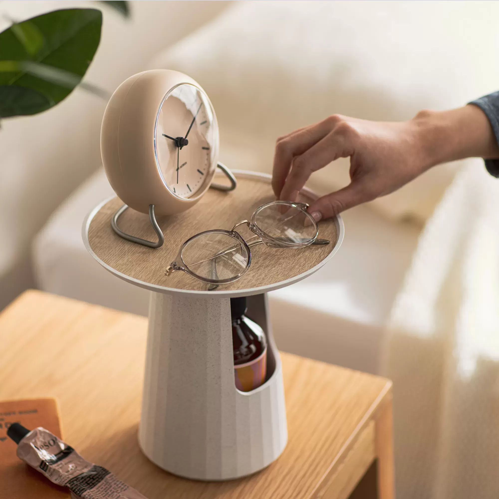 テーブルトップストレージ