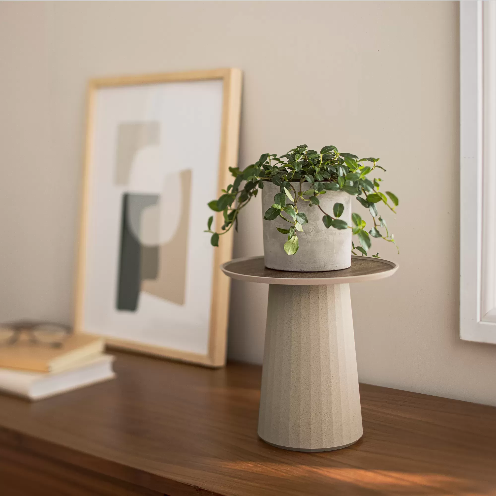 テーブルトップストレージ