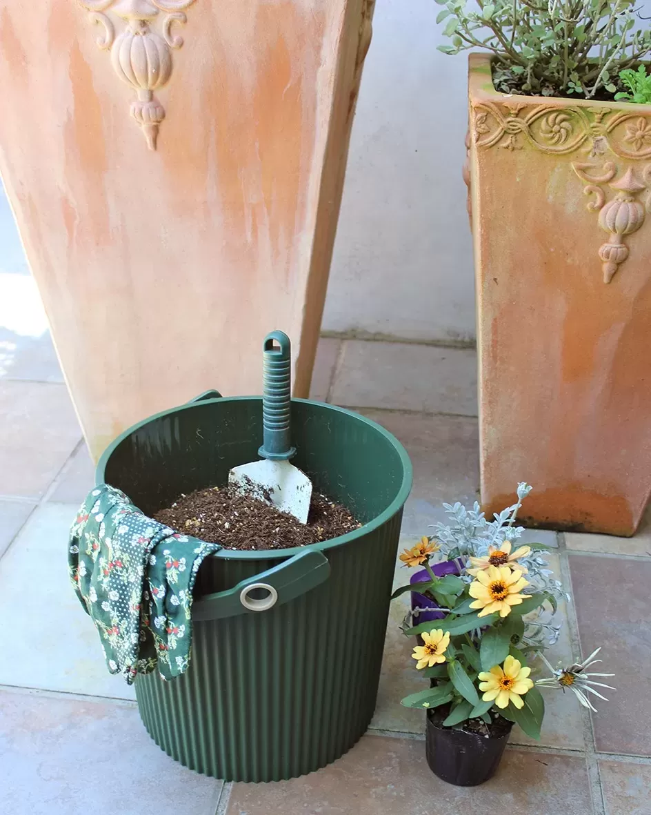 ガーデンツールバケット　20L　DGR