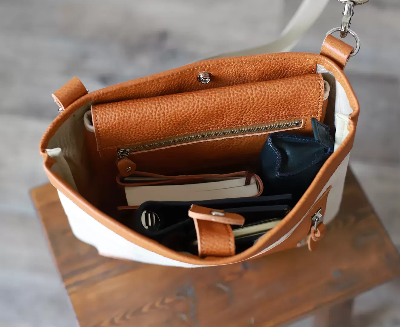 DUOサコッシュ 帆布×牛革 サコッシュ