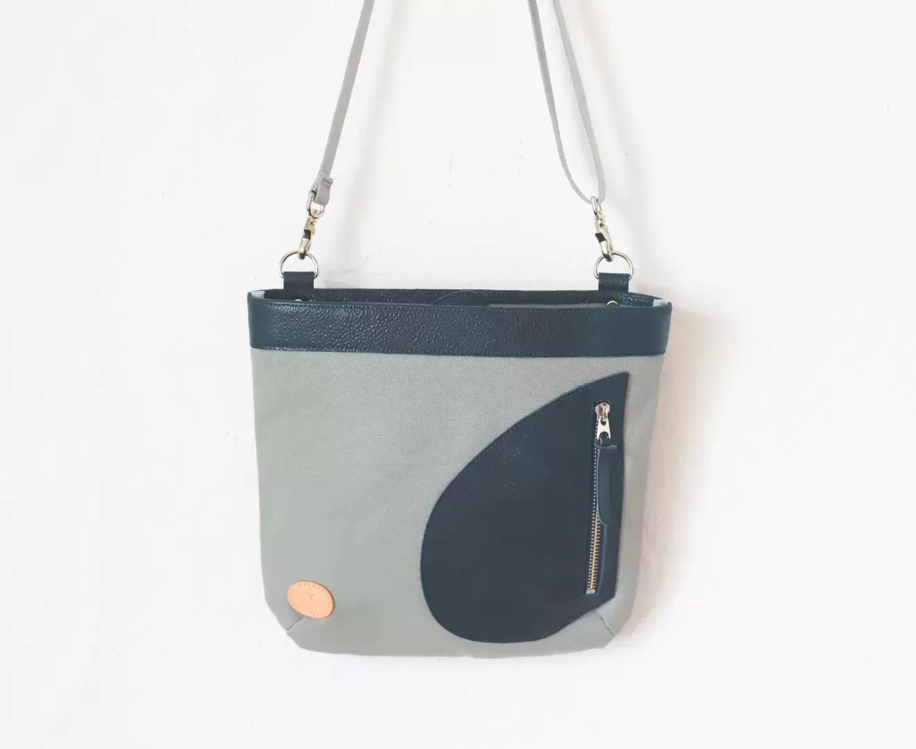 DUOサコッシュ 帆布×牛革 サコッシュ