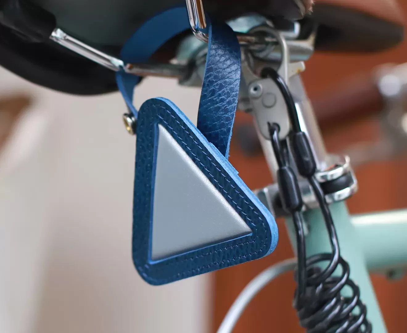 レザーリフレクター 自転車反射板