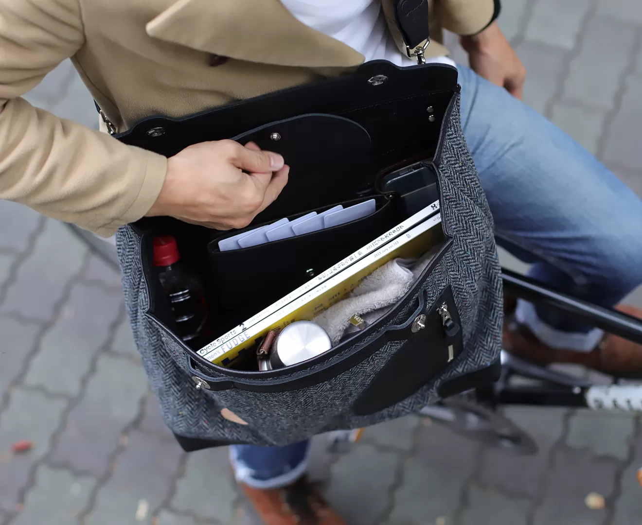 リトルポストマン ハリスツイード×牛革 ショルダーバッグ