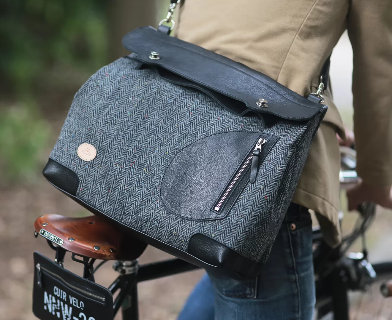 メッセンジャーポストマン ハリスツイード×牛革 ショルダーバッグ