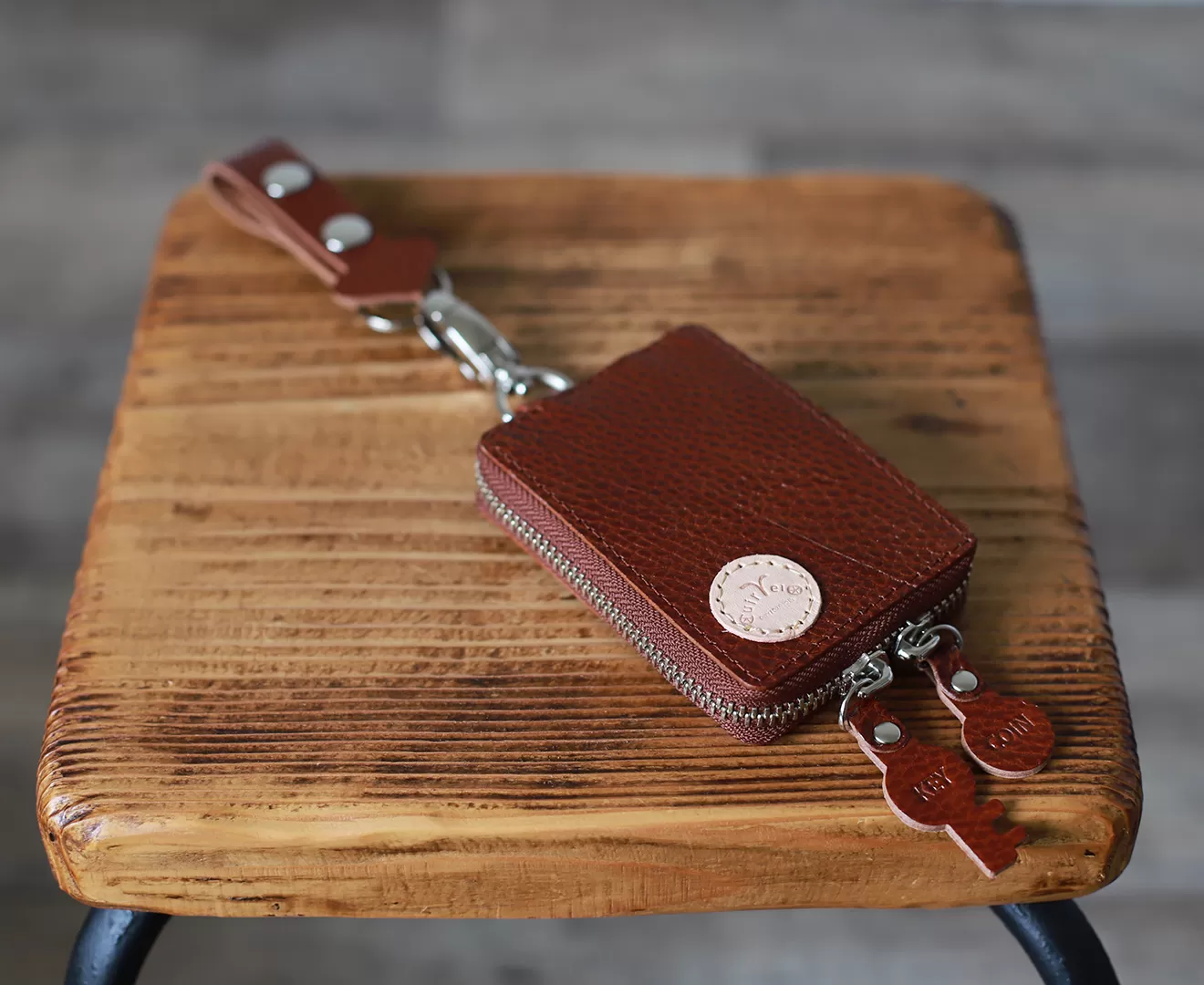 ぶら下げるコンパクト財布「Blur」