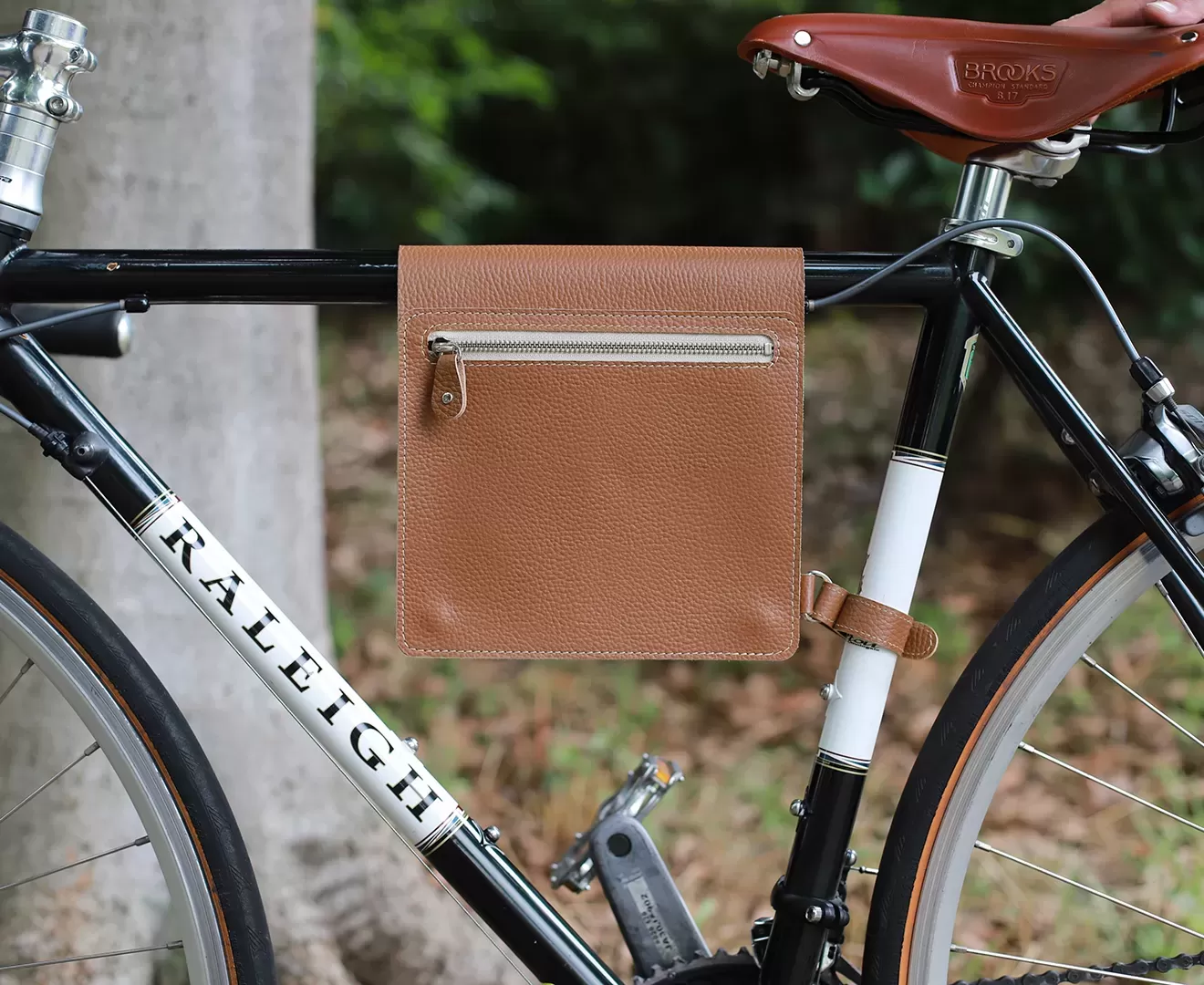 レザーフレームバッグ「Charlie」