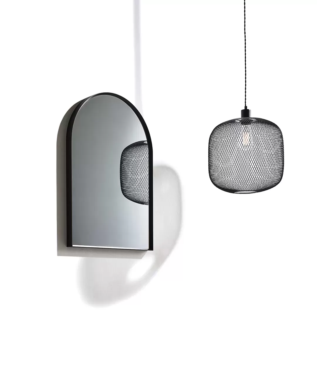 Light　LHT-758BK/WH