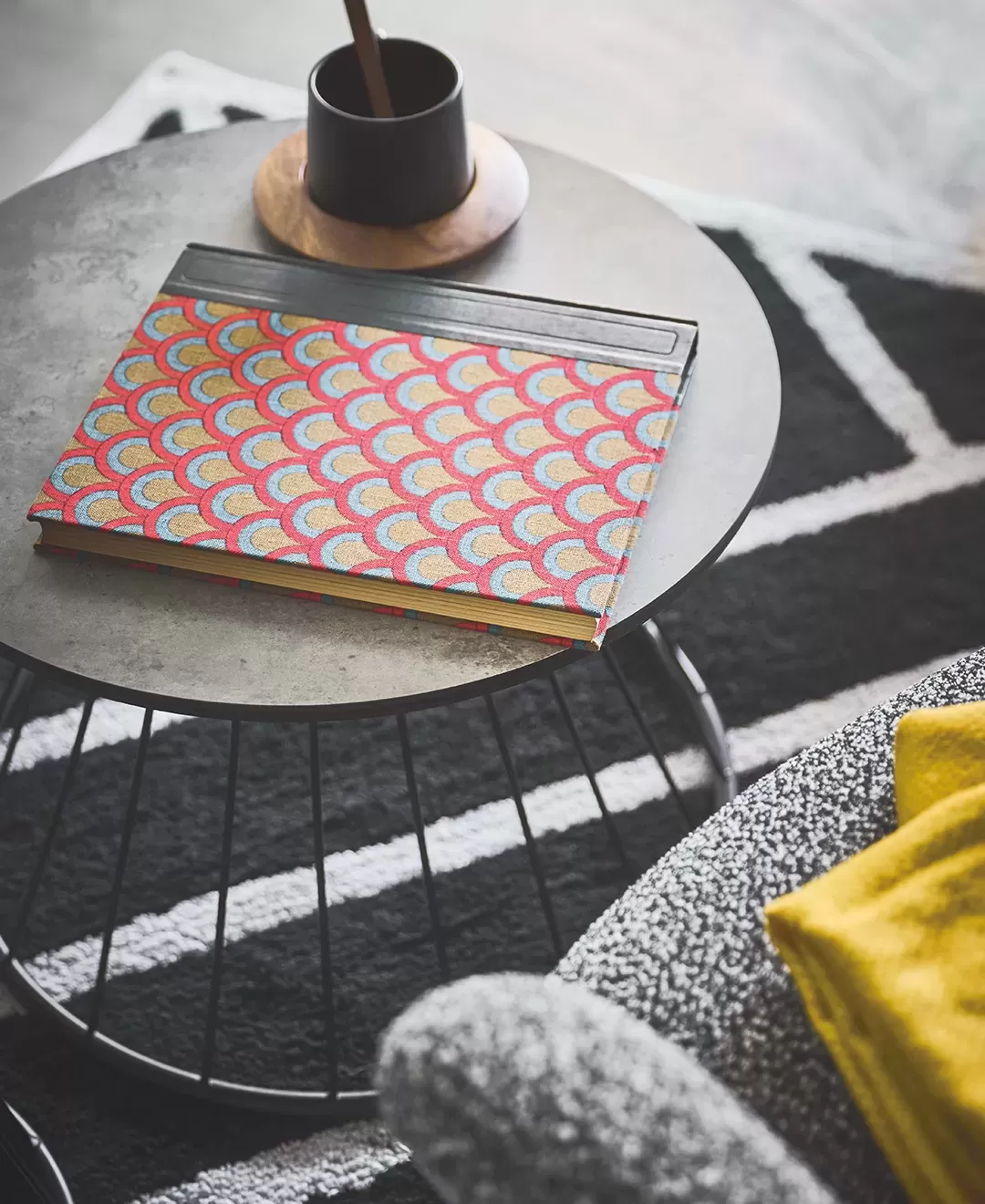 Round table　PT-341GY