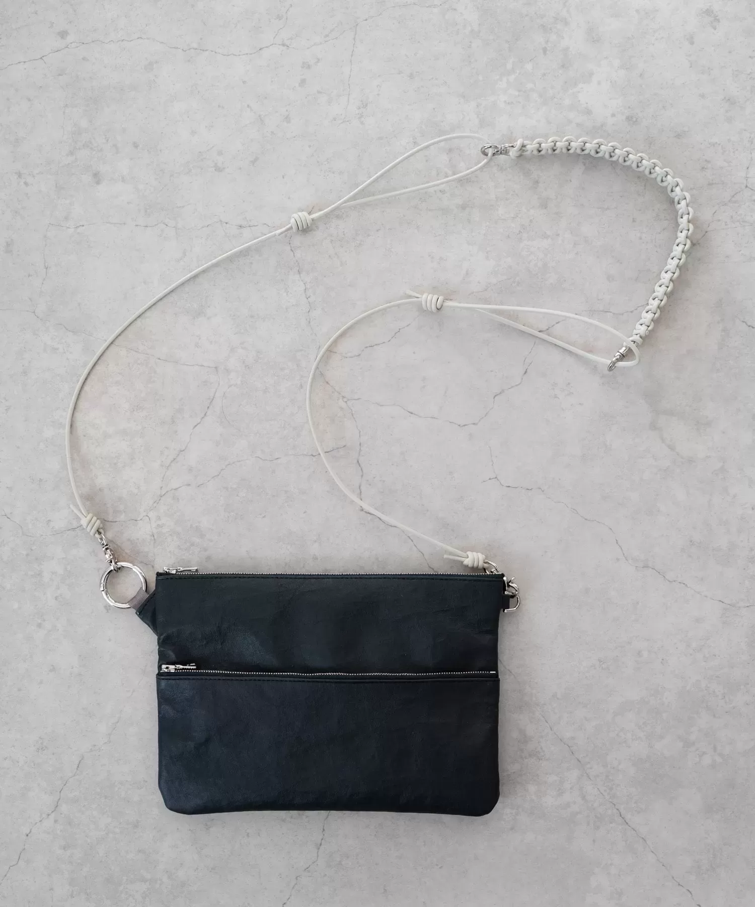 レザーブレードマルチストラップ