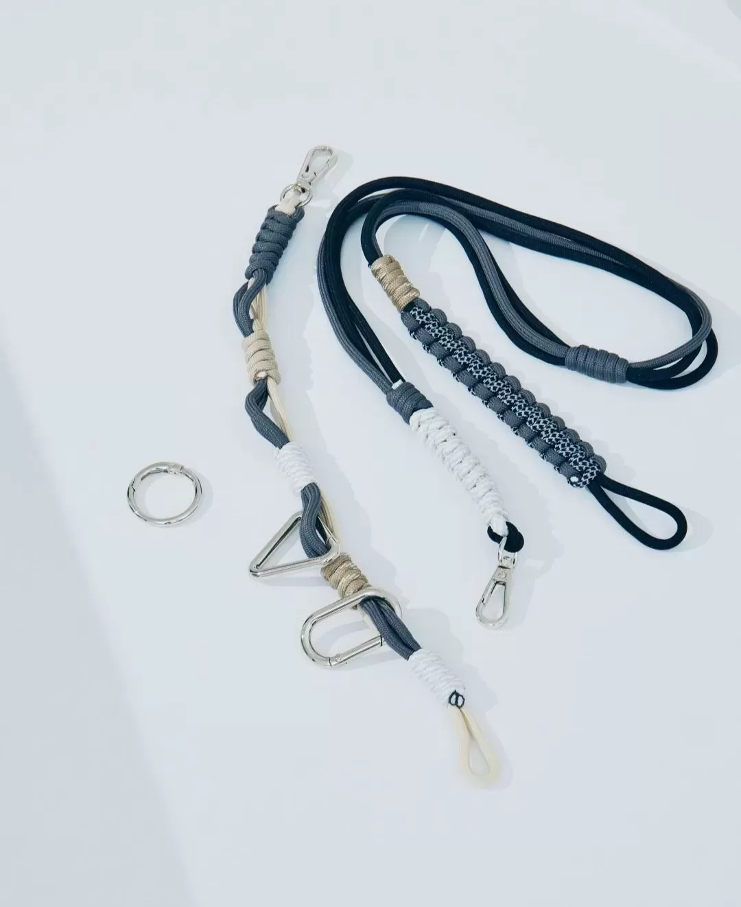 カラビナ ソロモン編込み マルチスマホストラップ