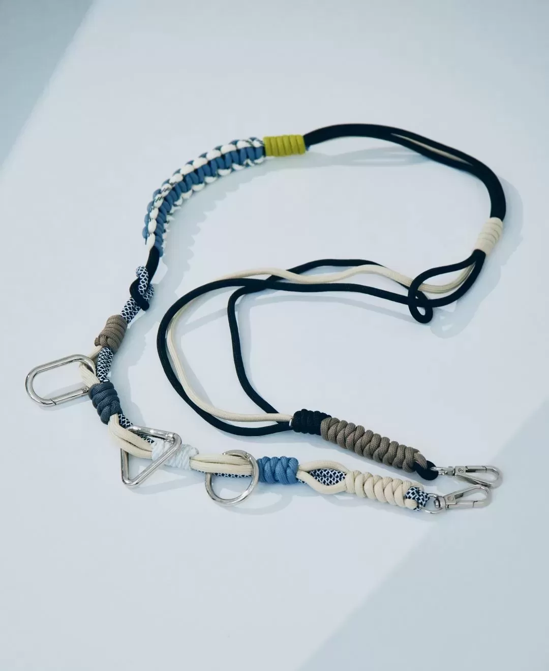 カラビナ ソロモン編込み マルチスマホストラップ