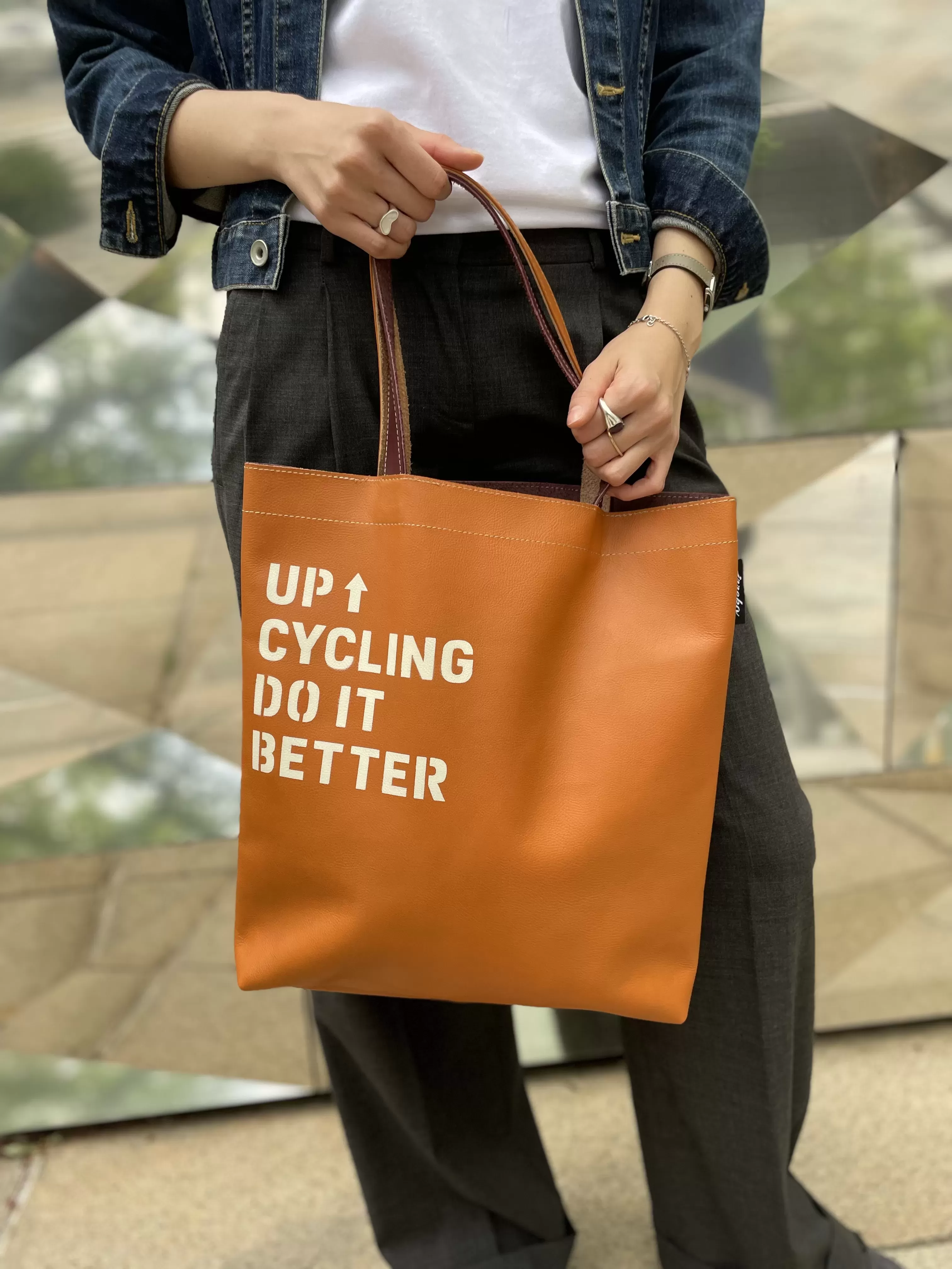 UM LEATHER TOTE / 003  Caramel brown x Bordeaux