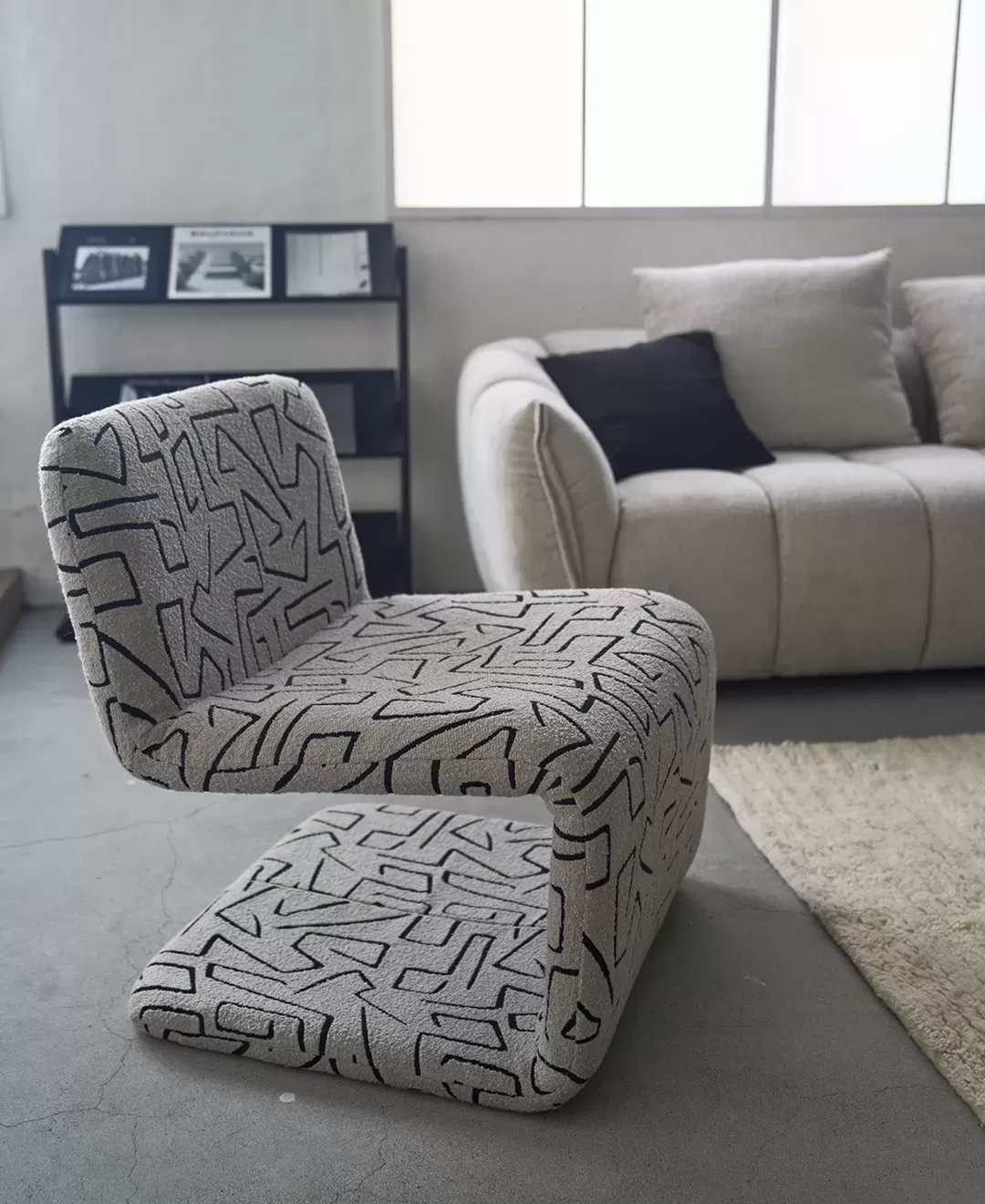 Lounge chair　PC-388BK/WH