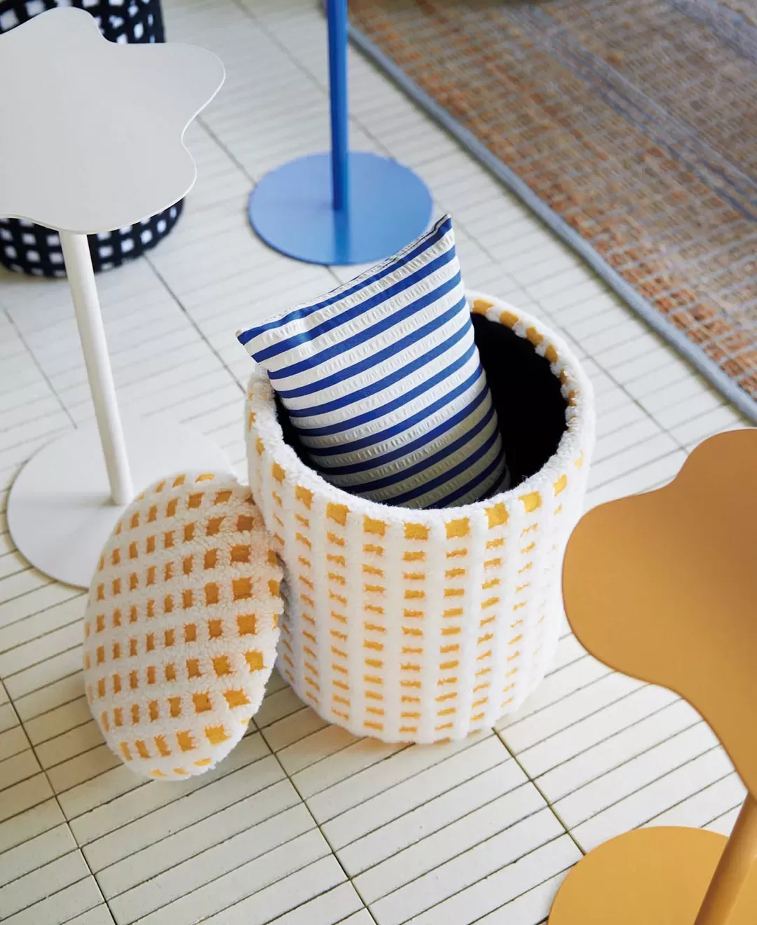 Stool　PC-303BL/WH/RD/BK