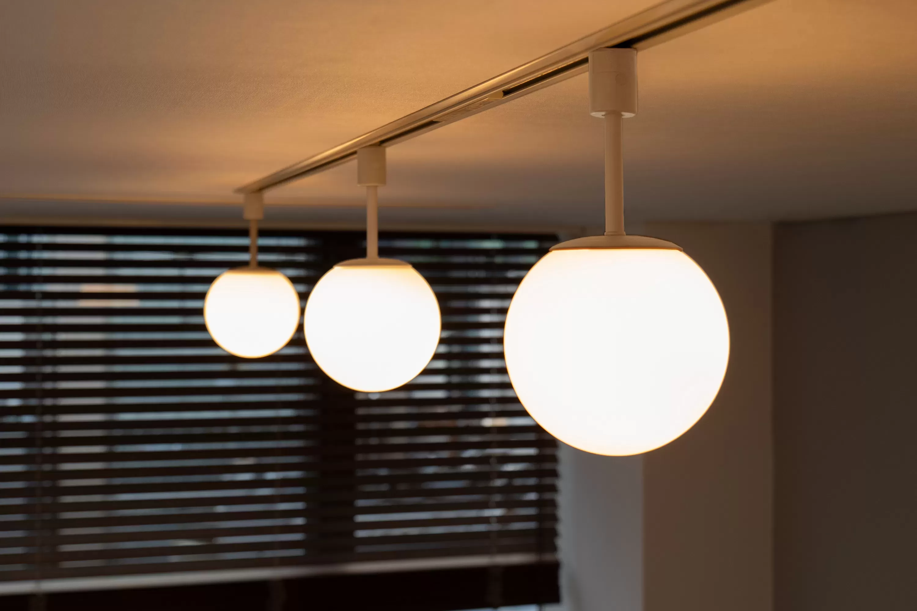 003435 TINY GLASS DUCT LIGHT 1