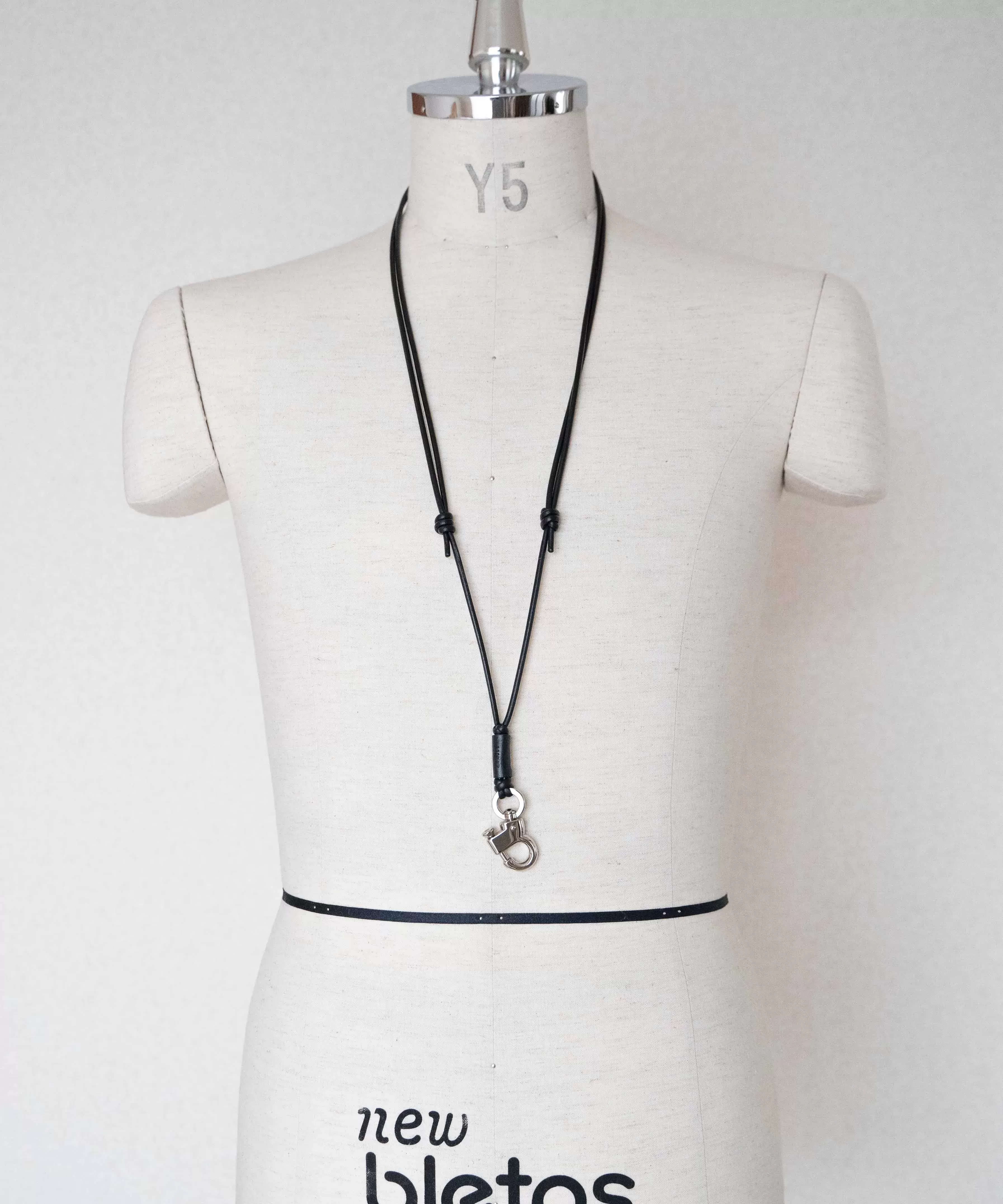 プルアップフック　レザーストラップ