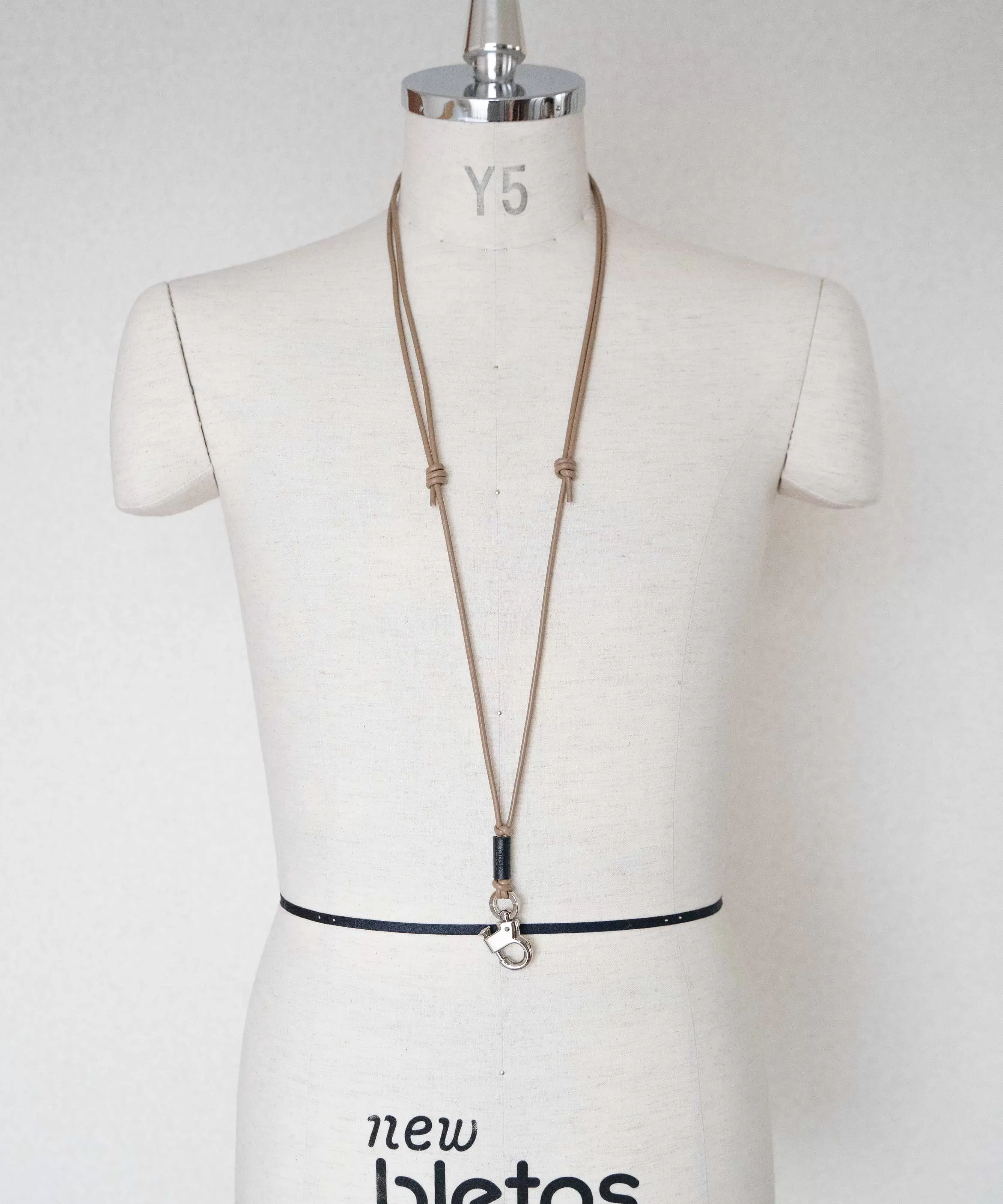 プルアップフック　レザーストラップ