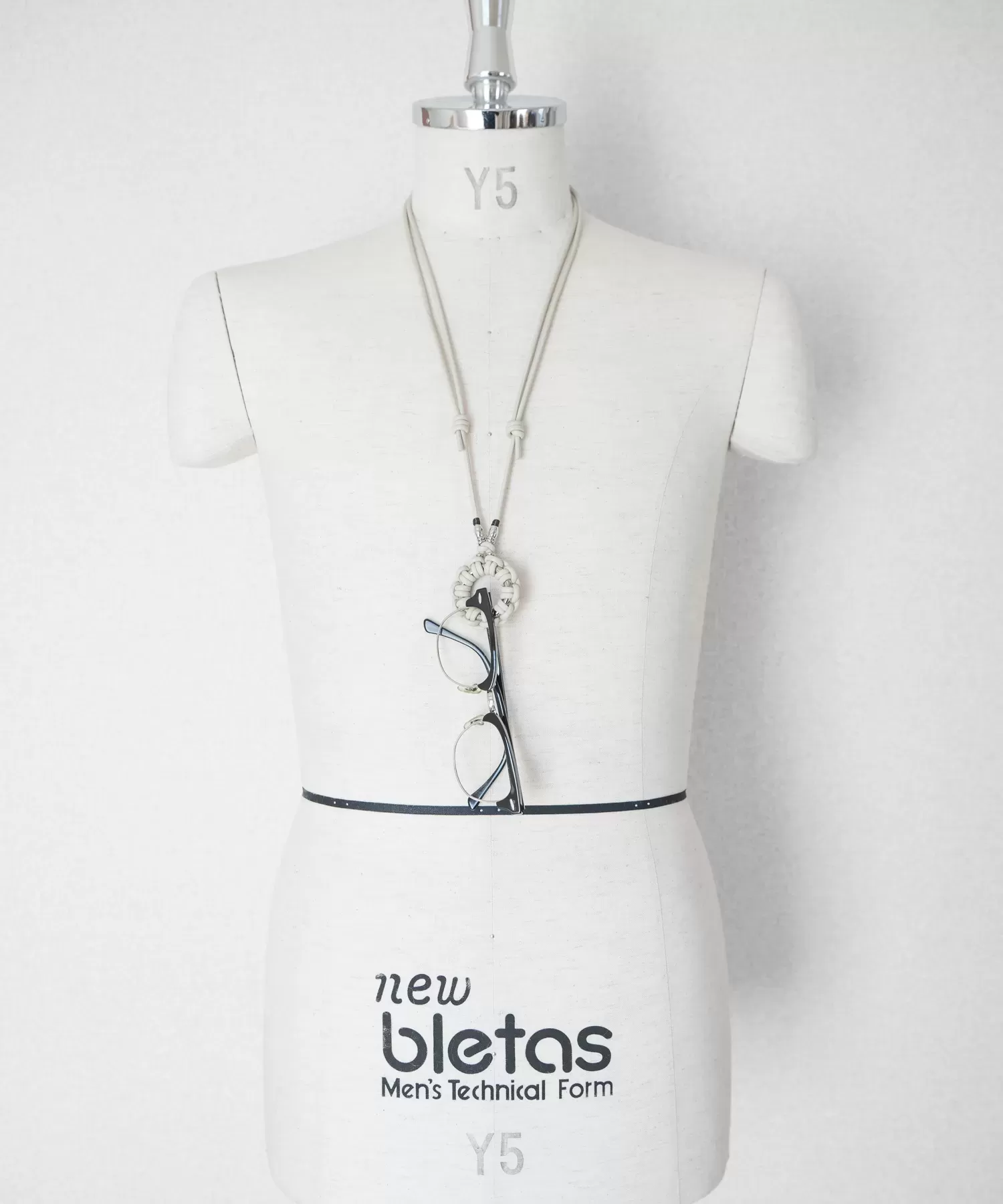 レザーブレード　ネックレス