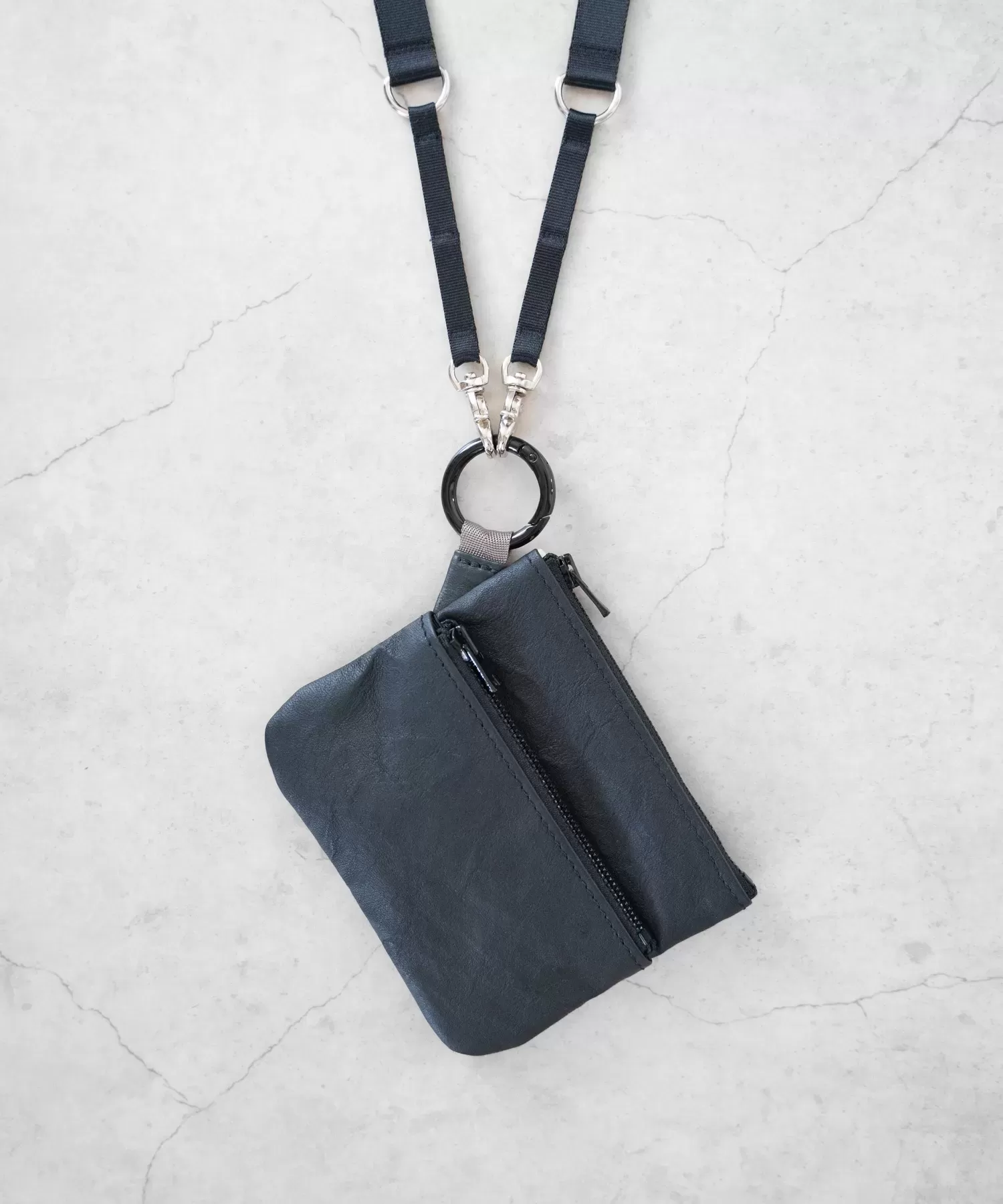 超軽量ダイニーマレザーダブルジップポーチ