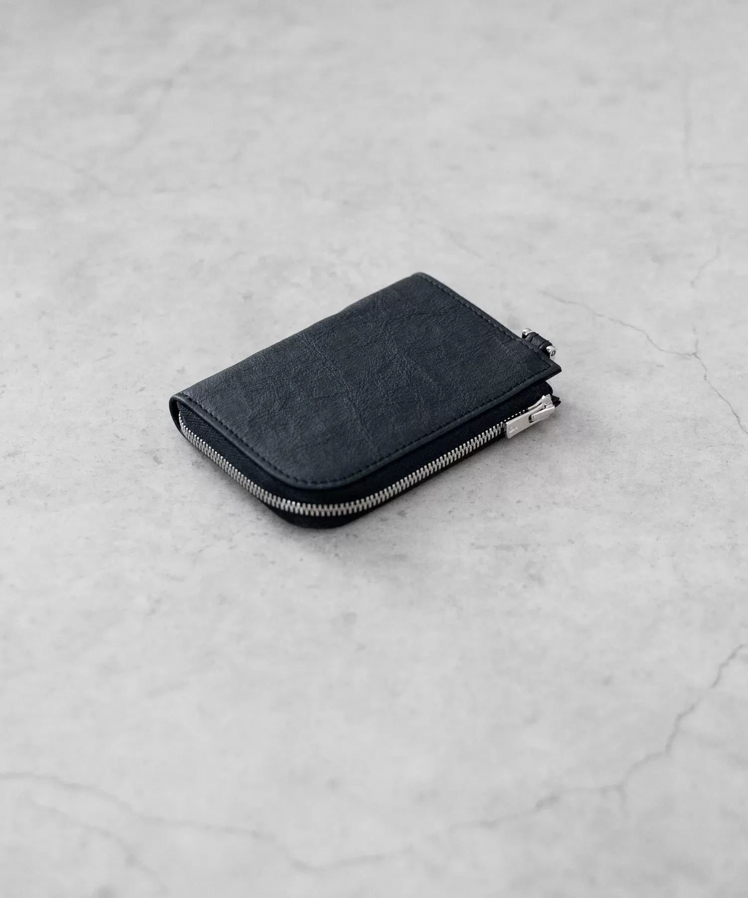 超軽量ダイニーマレザー コンパクトジップウォレット