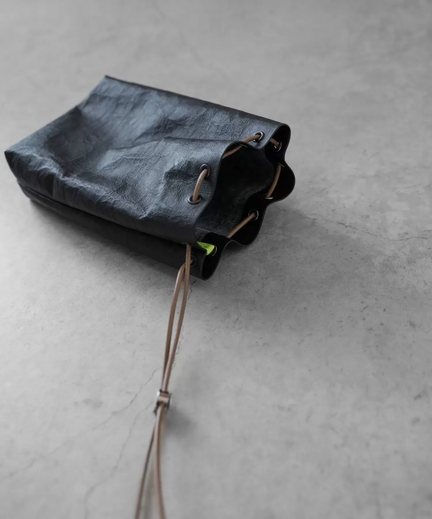 超軽量ダイニーマレザー巾着M×KeeIコラボ