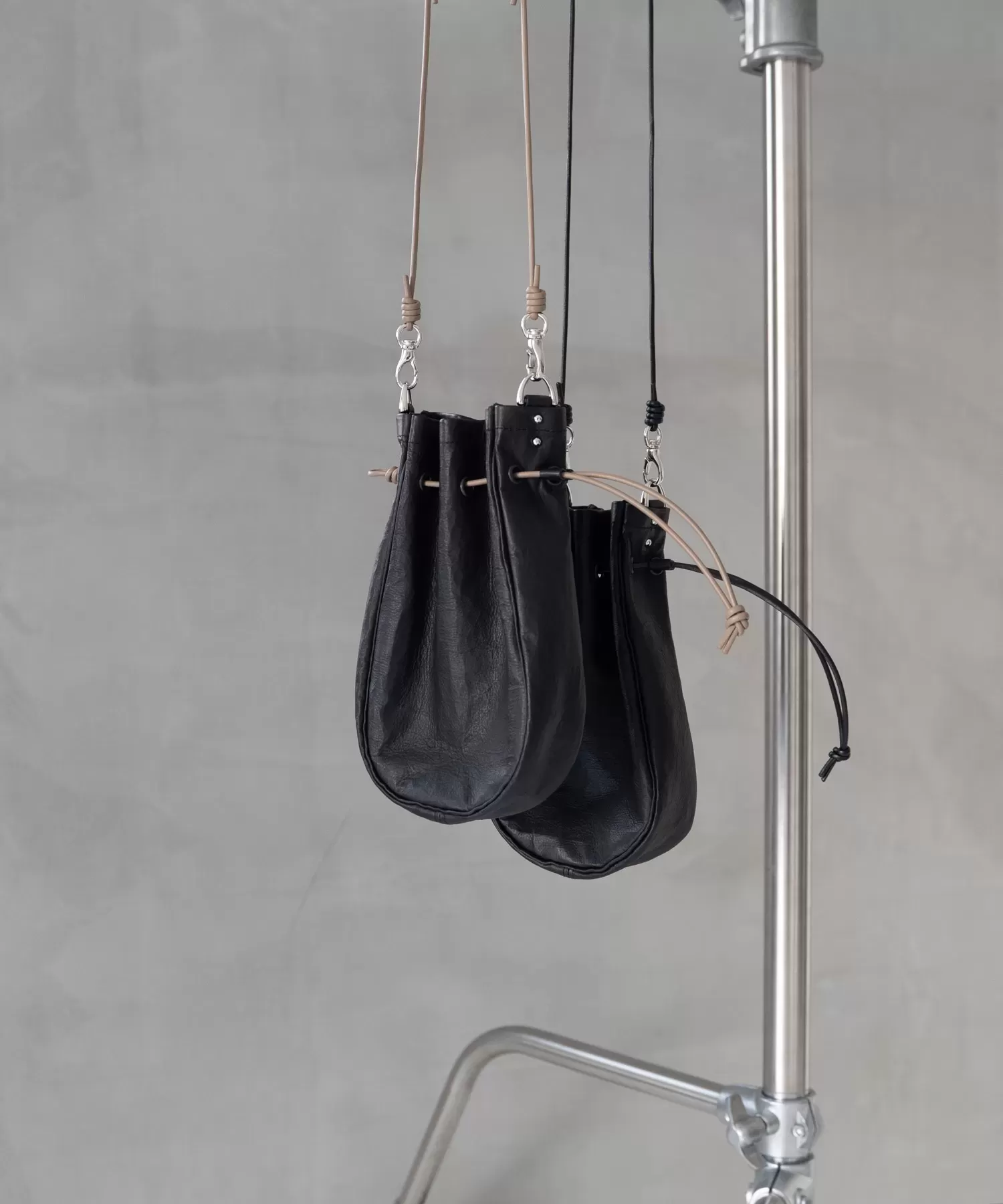 超軽量ダイニーマレザー メディスンバッグ M