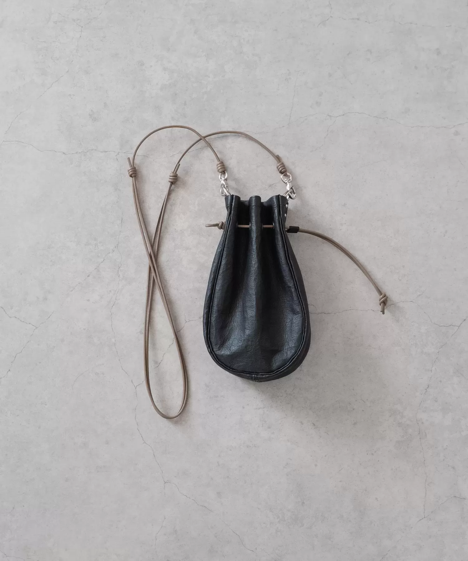 超軽量ダイニーマレザー メディスンバッグ M