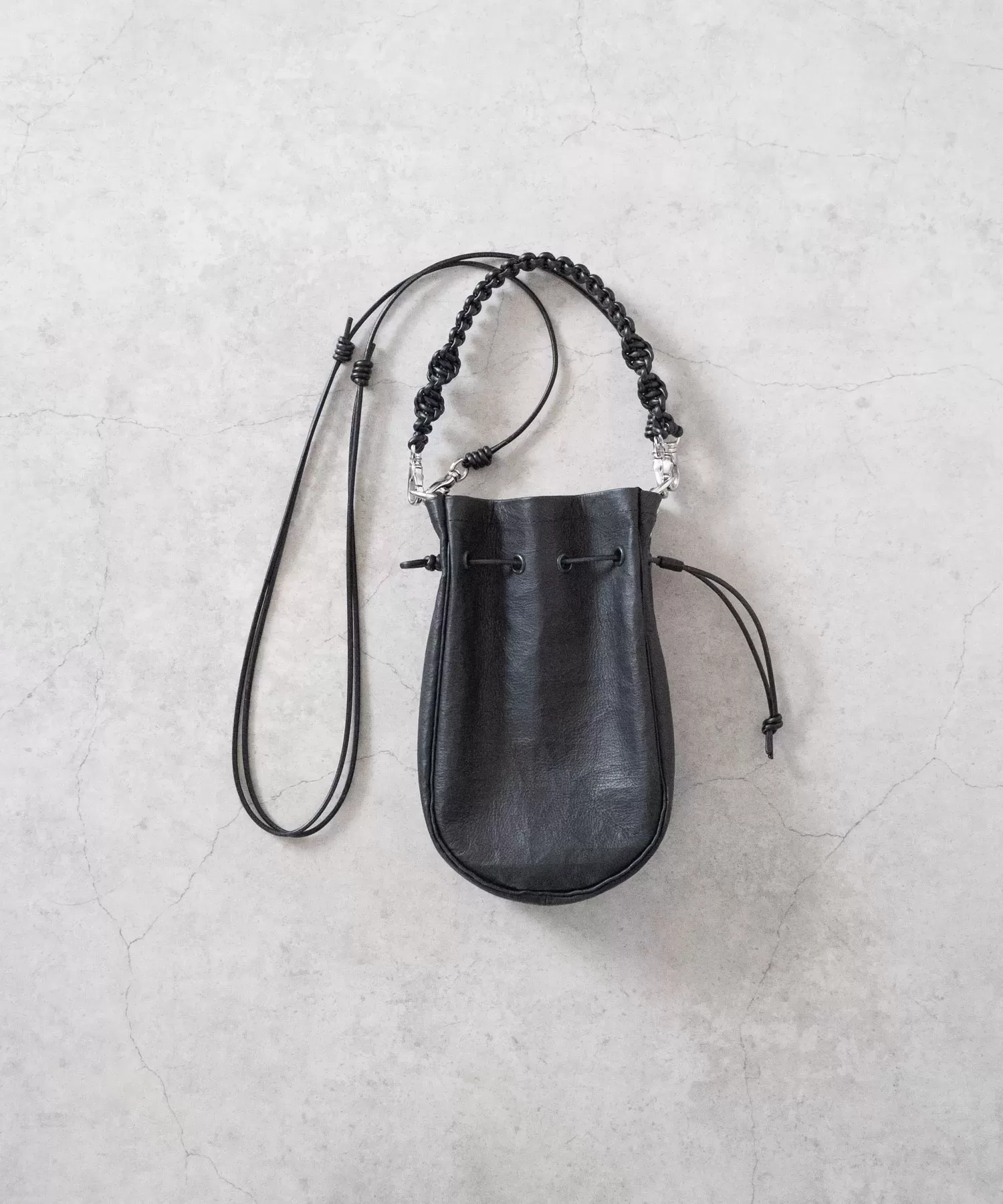 超軽量ダイニーマレザー メディスンバッグ M+ハンドストラップ