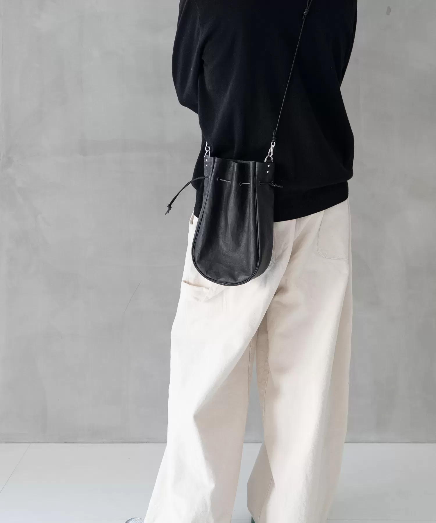 超軽量ダイニーマレザー メディスンバッグ L