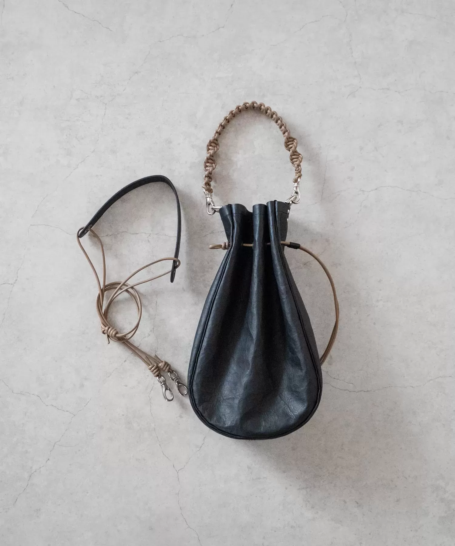 超軽量ダイニーマレザー メディスンバッグ L+ハンドストラップ