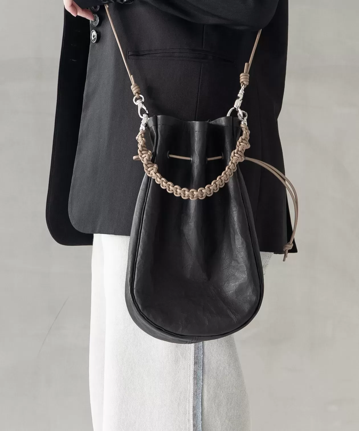 超軽量ダイニーマレザー メディスンバッグ L+ハンドストラップ