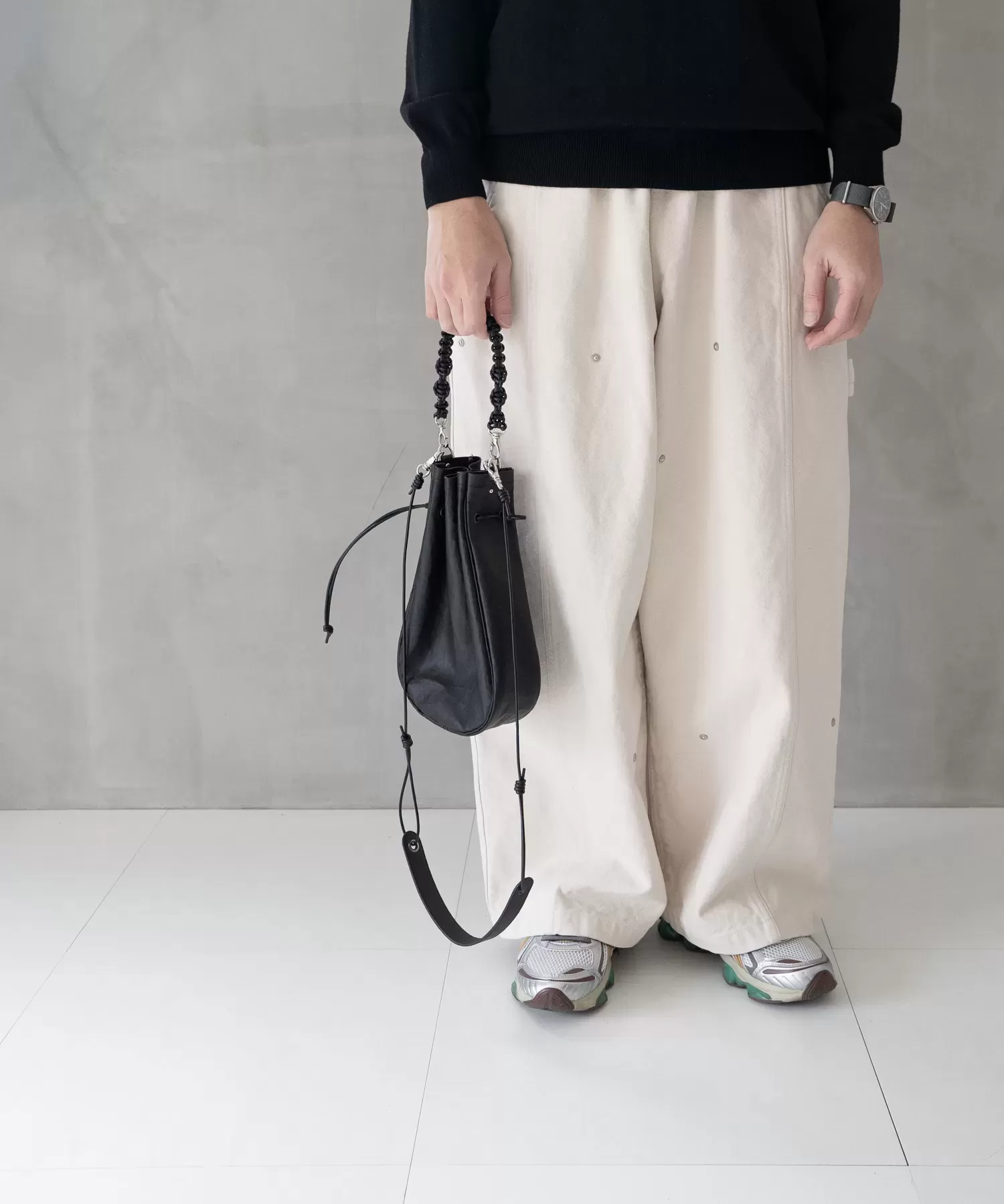 超軽量ダイニーマレザー メディスンバッグ L+ハンドストラップ