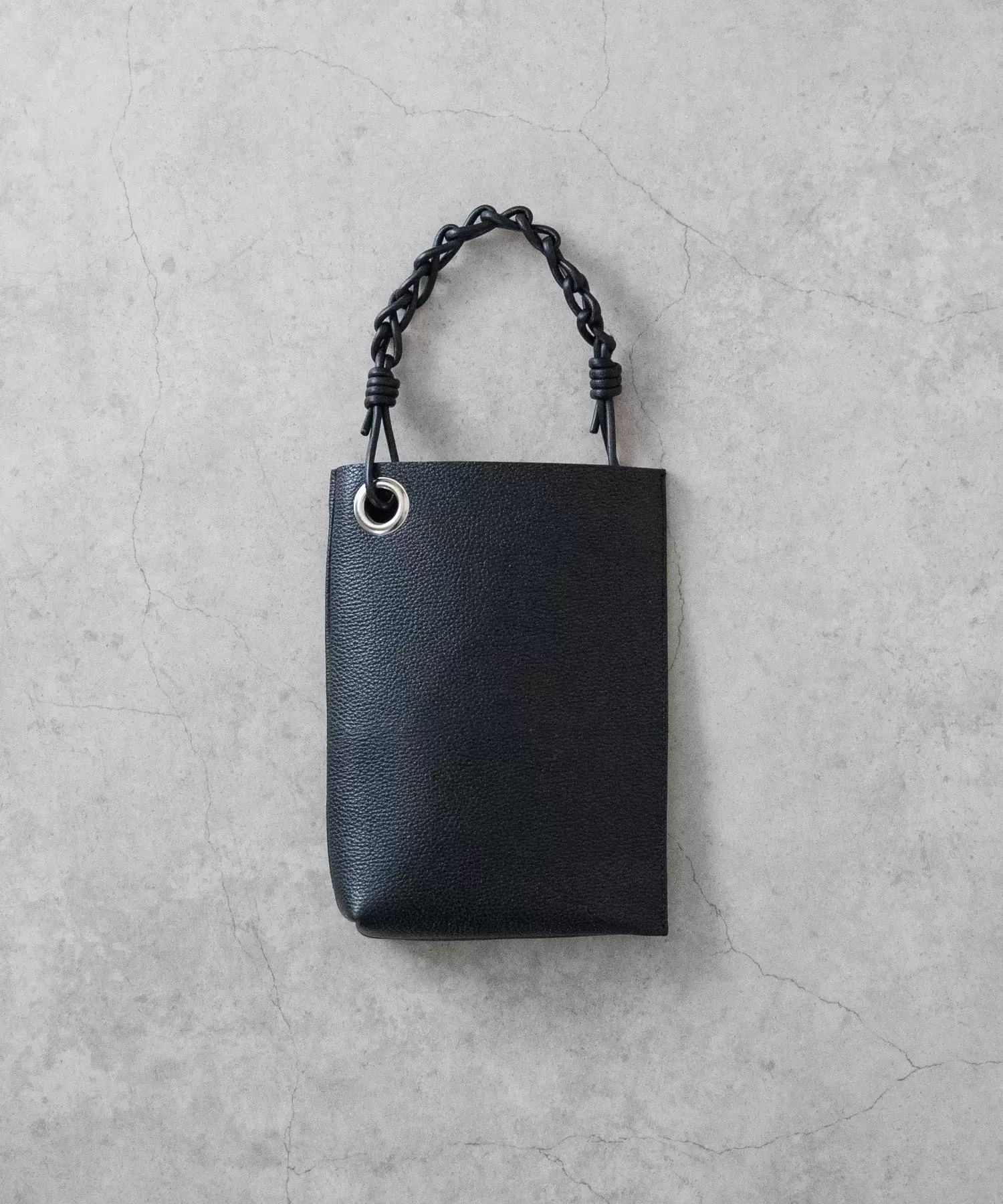 シュリンクレザー チェーンハンドルミニバッグ