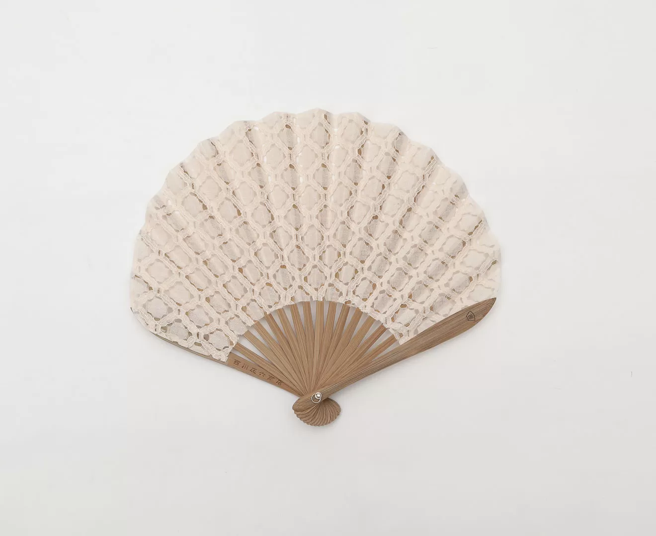 レース素材のふわり扇子