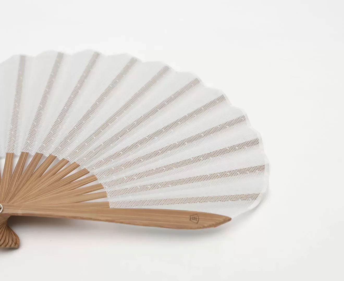 ヴェール素材のふわり扇子