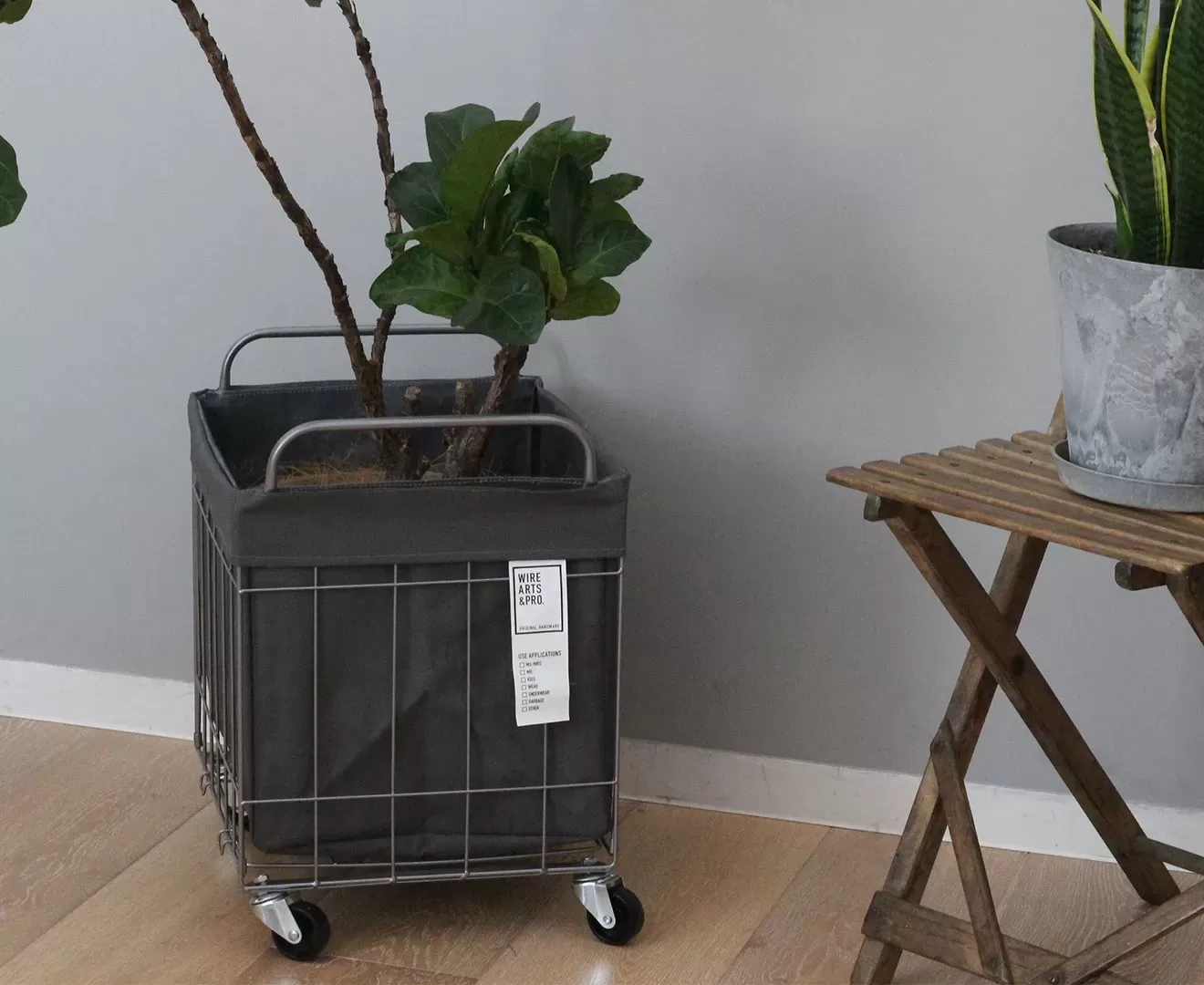 003385 FOLDING LAUNDRY SQUARE BASKET with CASTER 40L WIDE