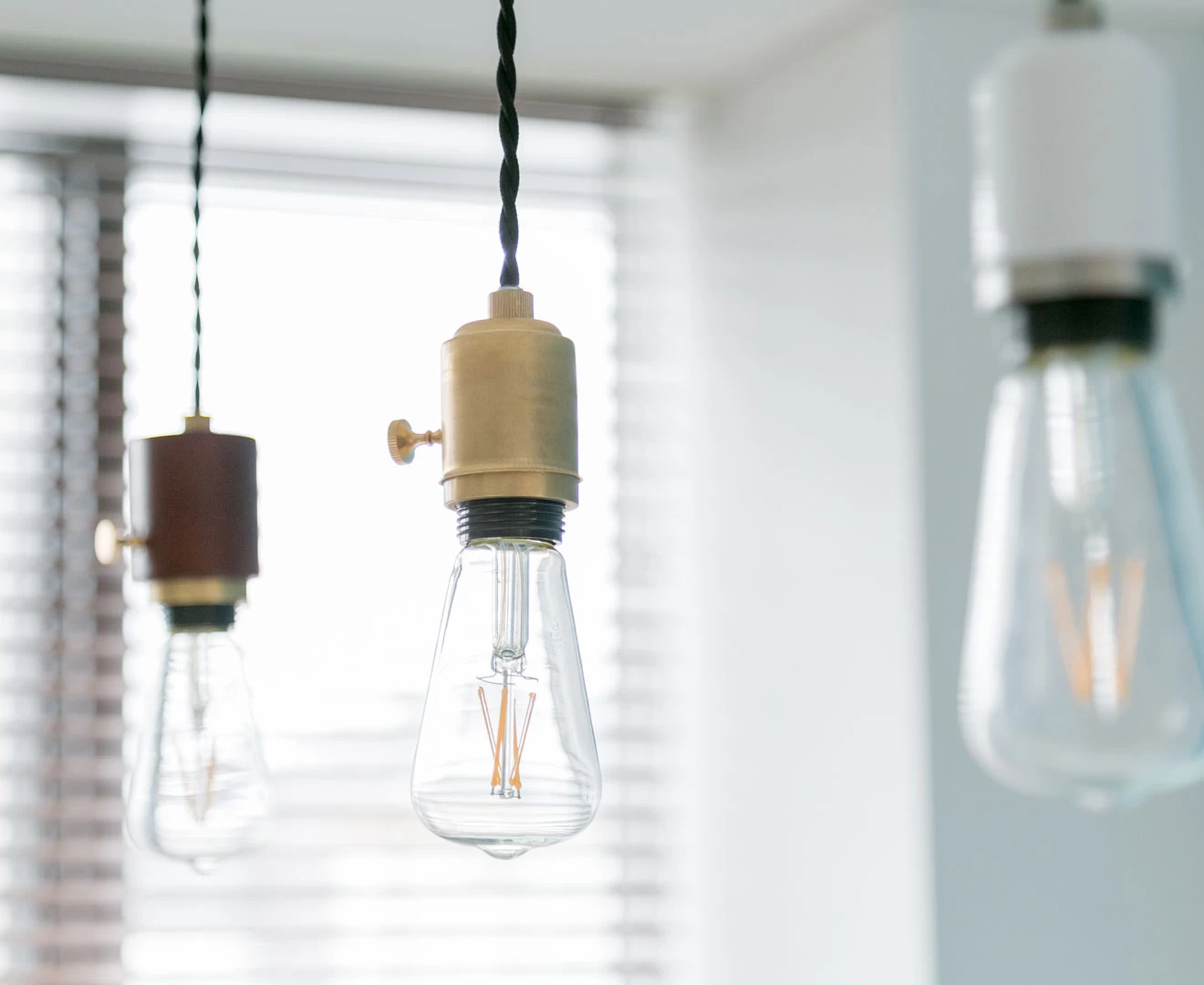 002987 GENERAL SOCKET E26 SWITCH BRASS