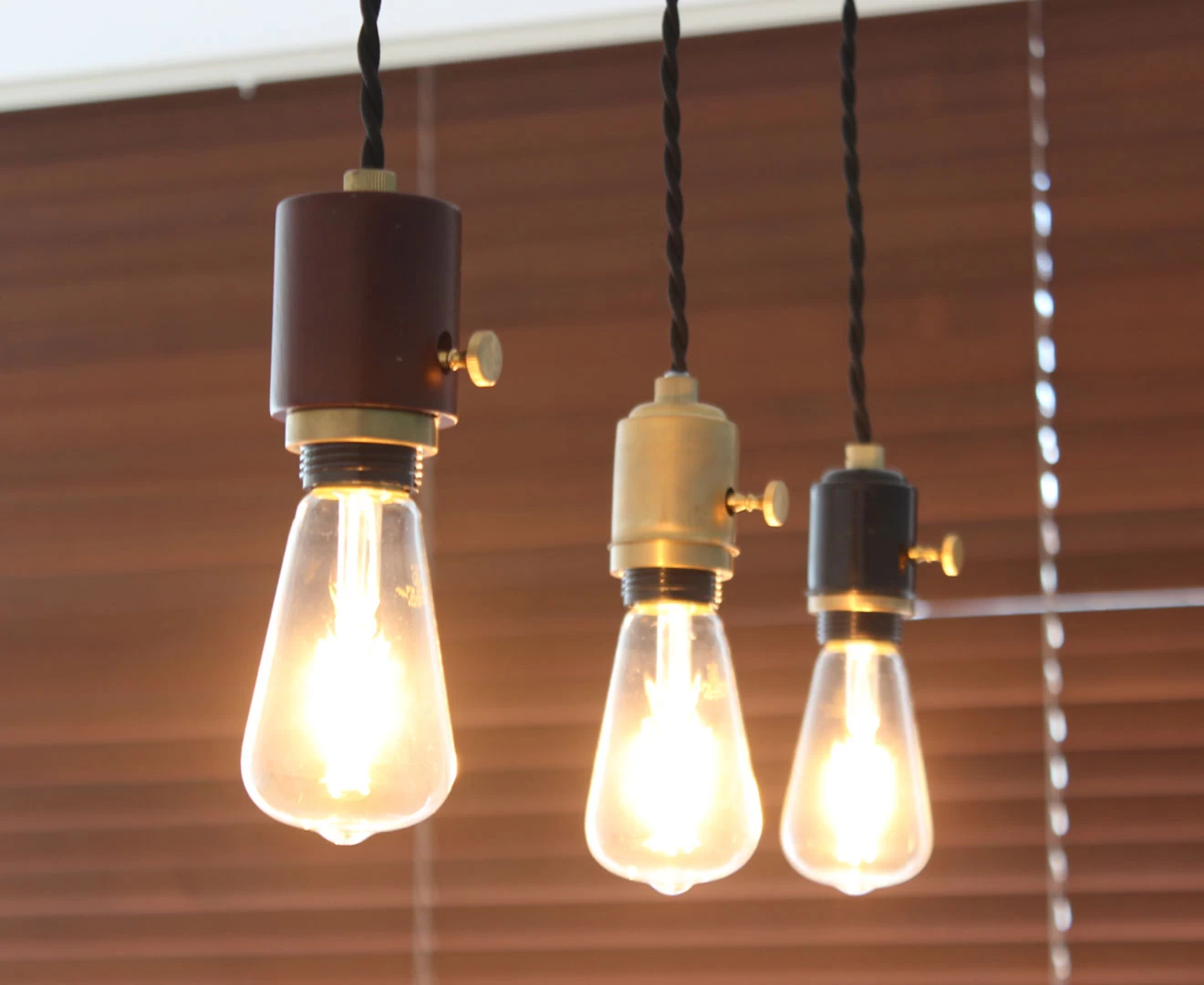 002987 GENERAL SOCKET E26 SWITCH BRASS