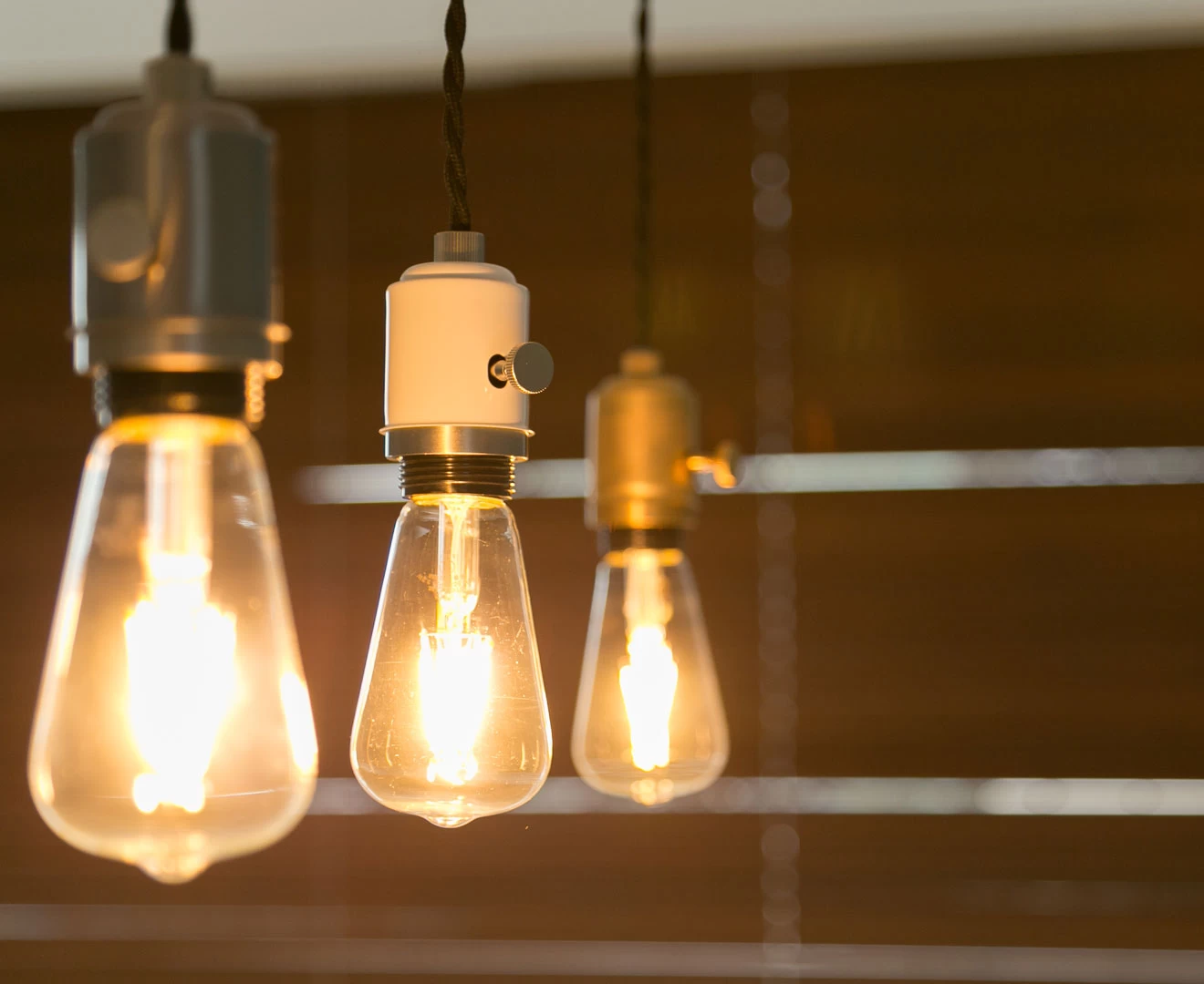 002984 GENERAL SOCKET E26 SWITCH LOW ENAMELED