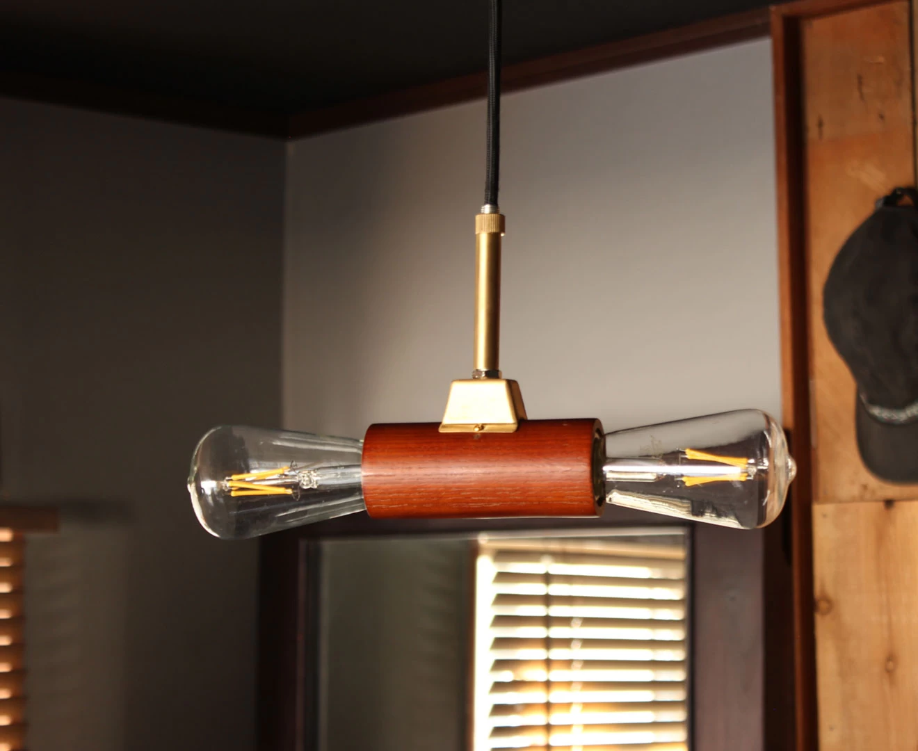 002443 GENERAL DOUBLE SOCKET E26_WOOD