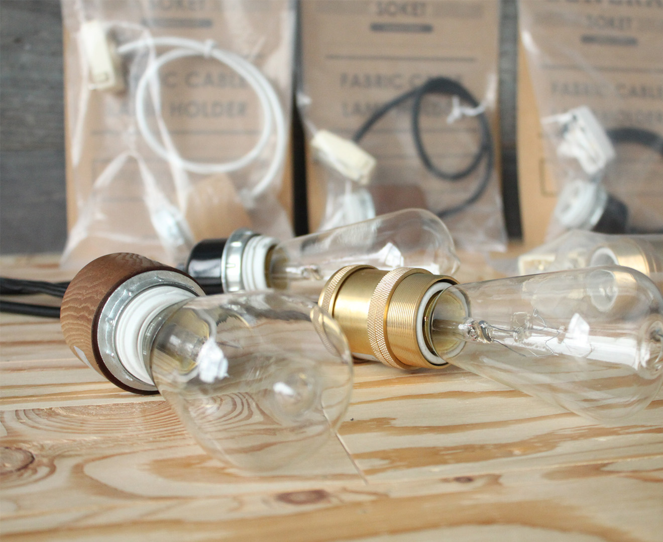 001869 GENERAL SOCKET E26_WOOD