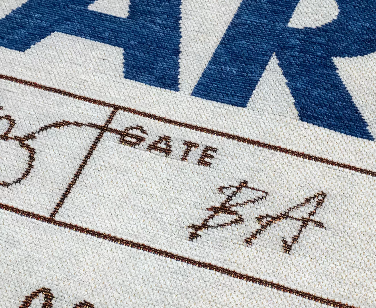 001483 BAGGAGE TAG RUG