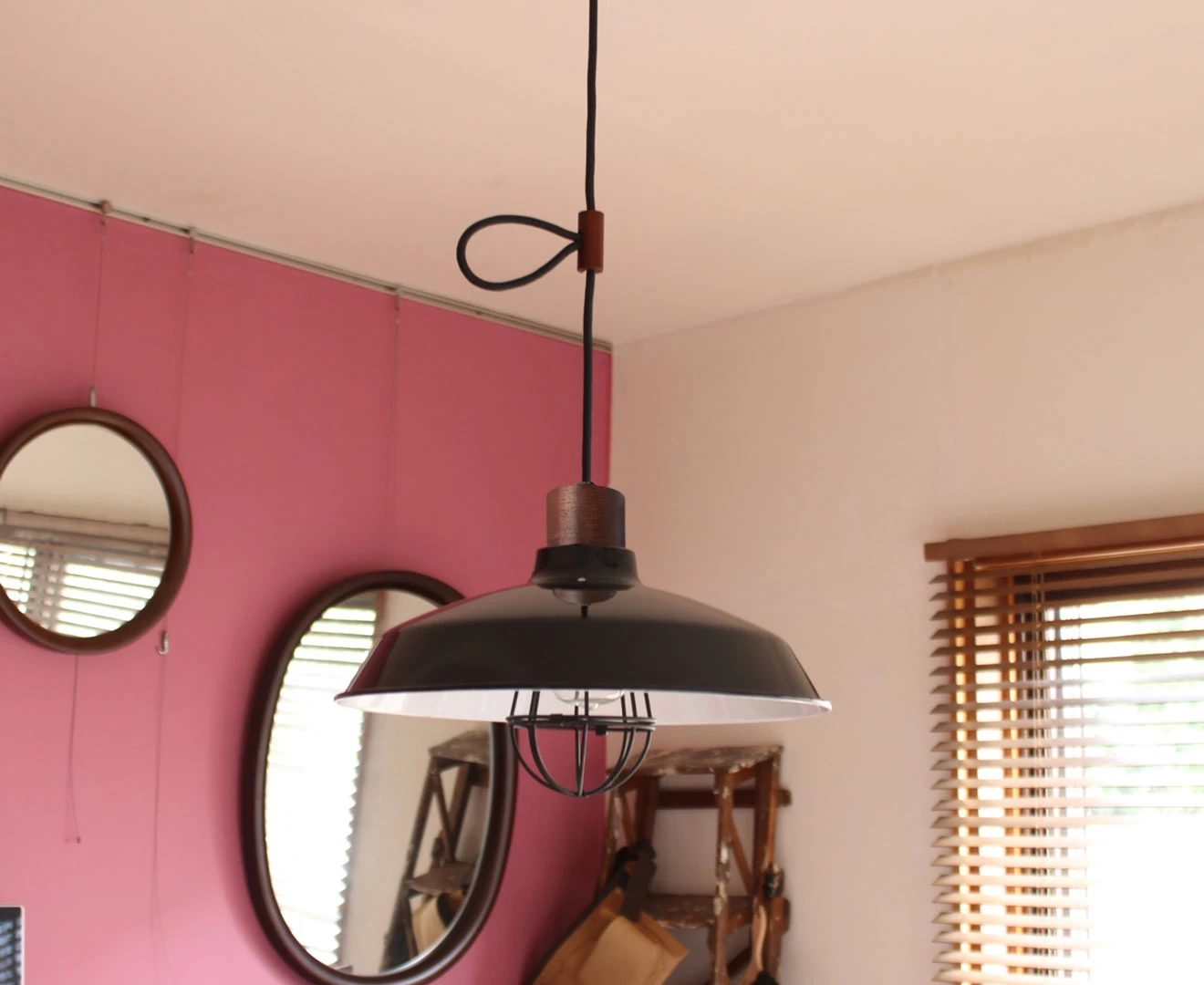 002961 GENERAL SOCKET 1m E26 WOOD with WOOD CORD HANGER