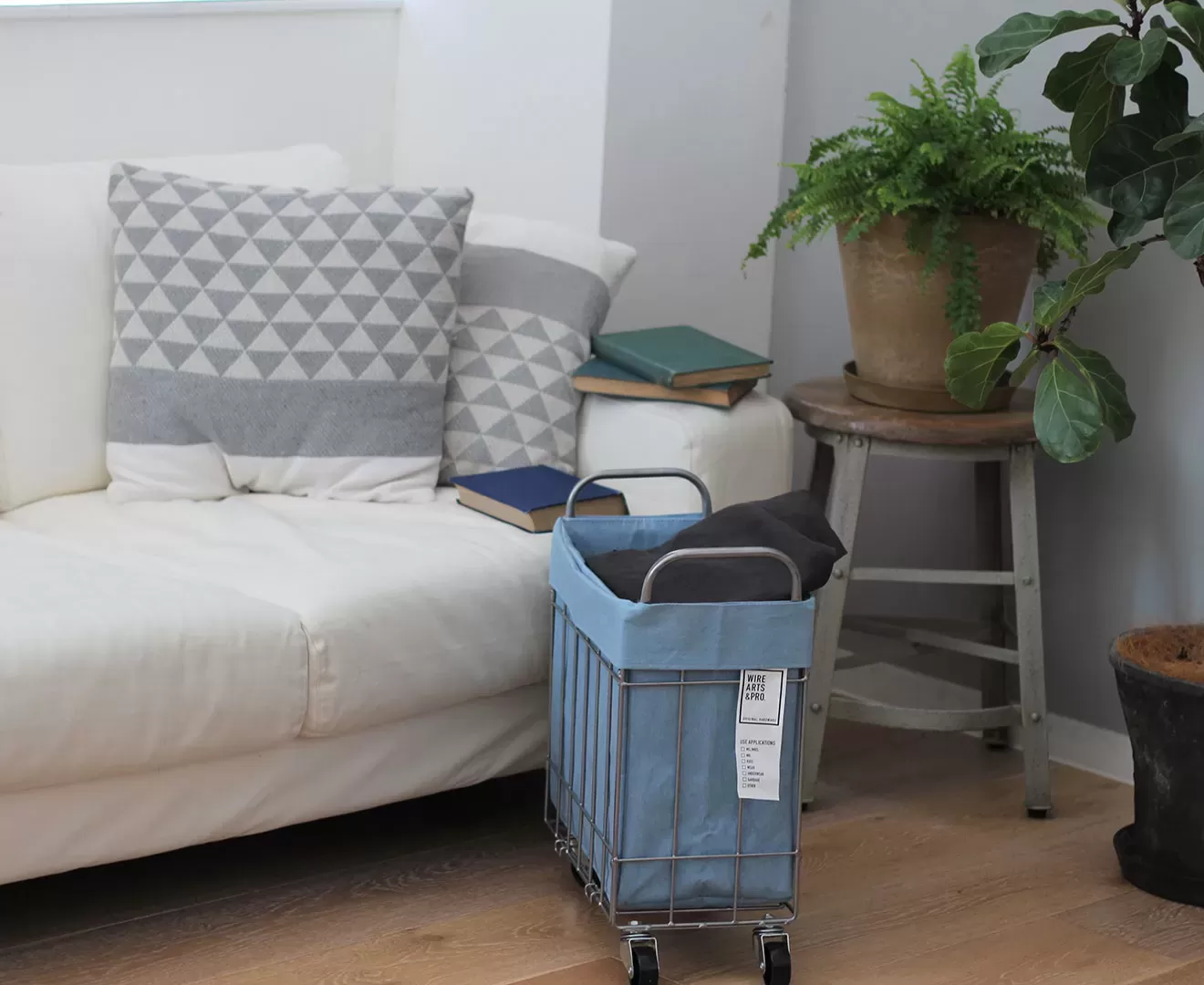 003269 DENIM FOLDING LAUNDRY SQUARE BASKET with CASTER 28L