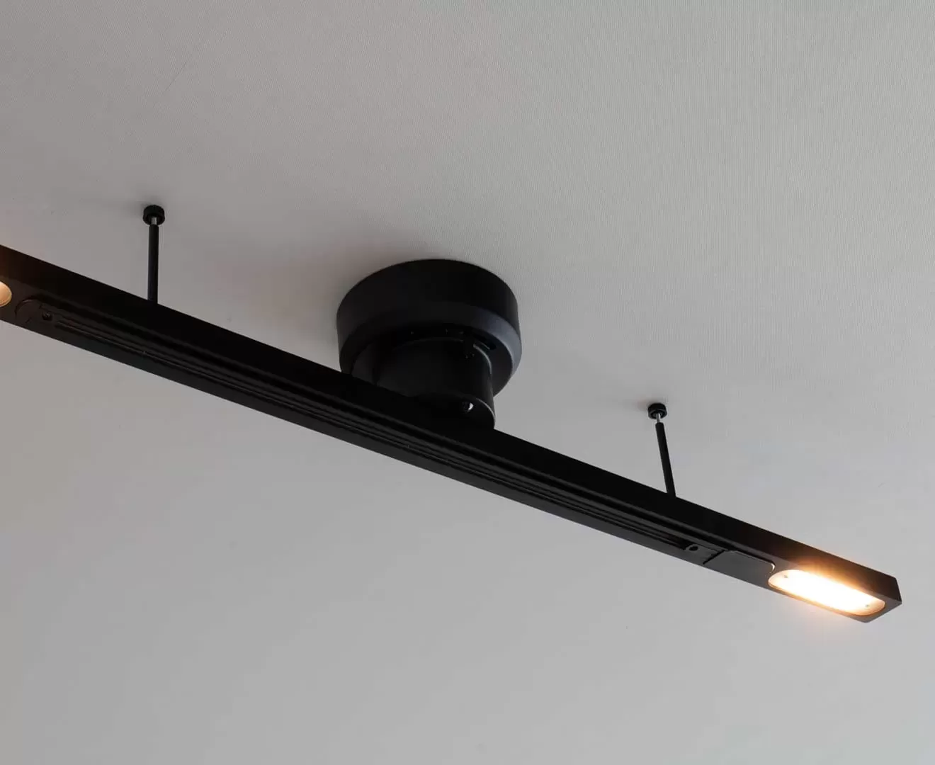 003433 LIGHTING DUCT RAIL with LED Double