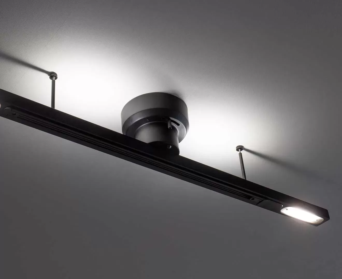 003433 LIGHTING DUCT RAIL with LED Double